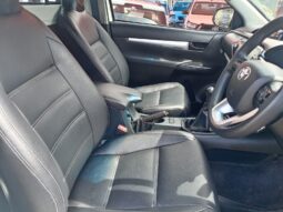 
										2025 Toyota Hilux full									