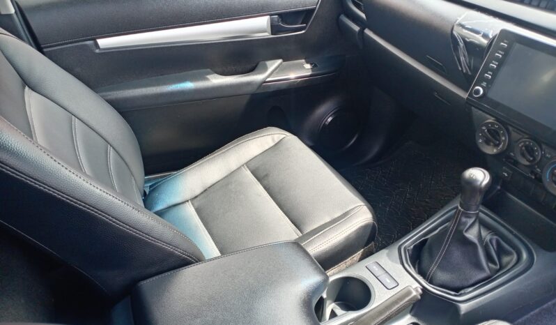 
								2025 Toyota Hilux full									