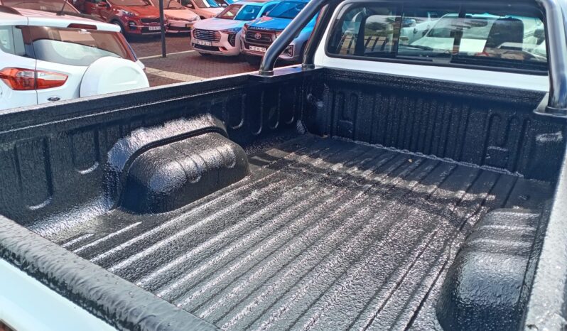 
								2025 Toyota Hilux full									