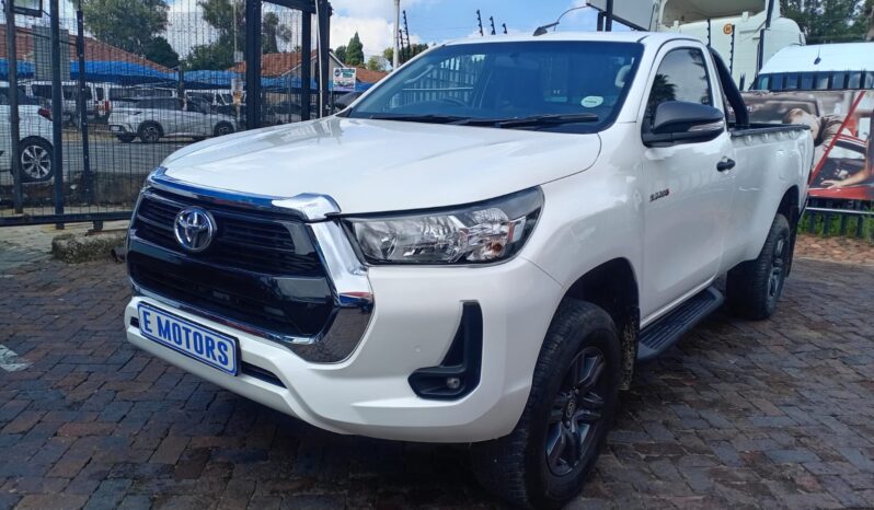 
								2025 Toyota Hilux full									