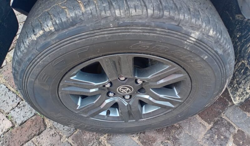 
								2025 Toyota Hilux full									