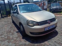 
										2010 VW POLO full									