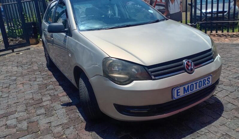 
								2010 VW POLO full									