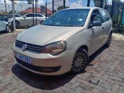 
										2010 VW POLO full									