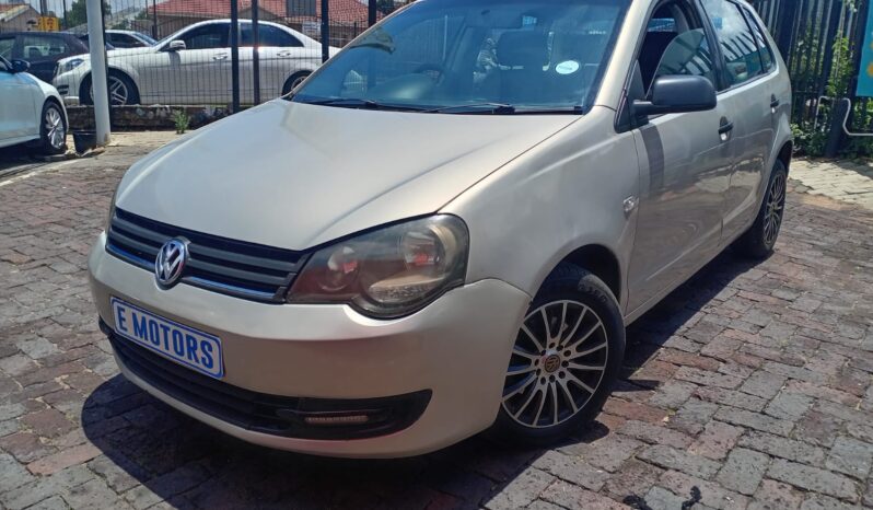 
								2010 VW POLO full									