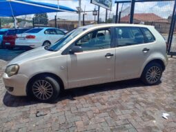 
										2010 VW POLO full									